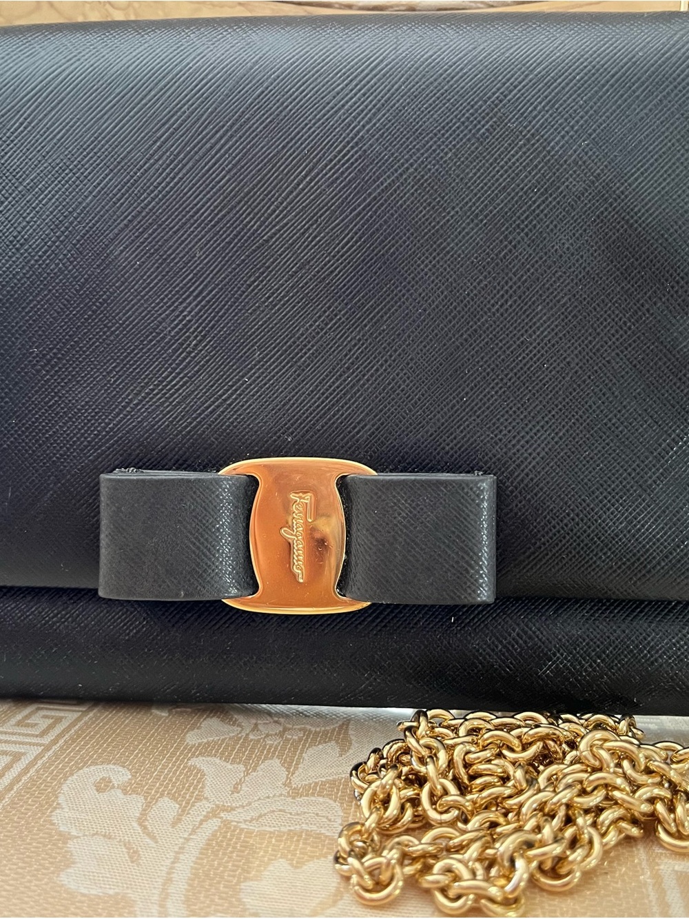 Salvatore Ferragamo Black Leather Vara Bow Shoulder Bag with Gold Hardware